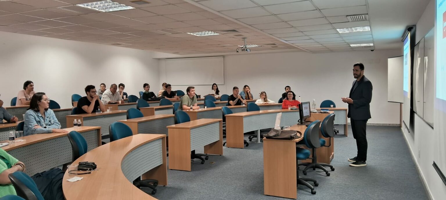 Aconteceu no Ibmec Confira como foi a aula Magna dos alunos de Pós