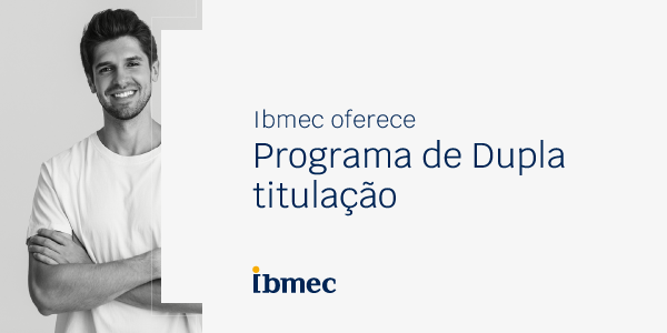 Banner com um rapaz de camiseta branca sorrindo e ao lado escrito: Ibmec oferece Programa de Dupla Titulação